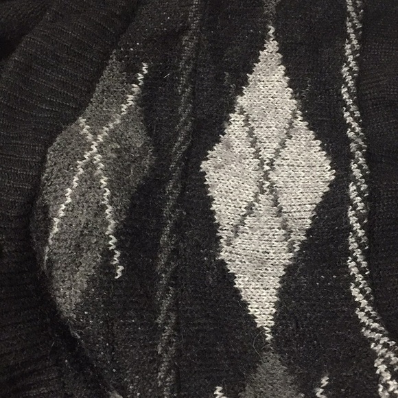 Black Plaid Cropped Button Down Sweater Cardigan - Picture 8 of 10